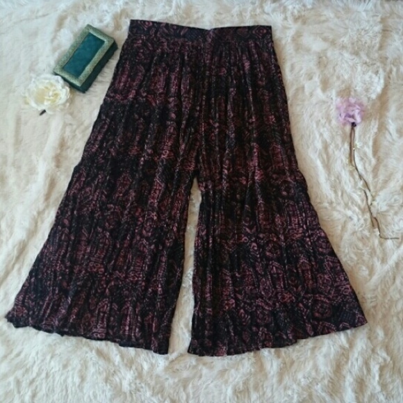 🎉 Sold 🎉 NWOT! URBAN OUTFITTERS GAUCHO PANTS