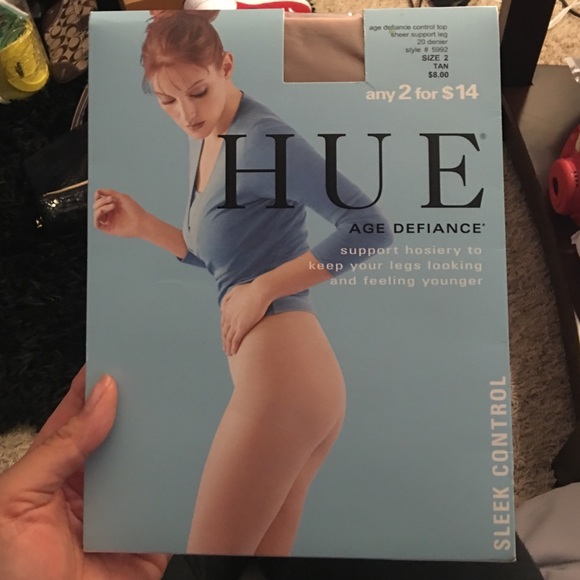 Hue age defiance hosiery size 2 in tan