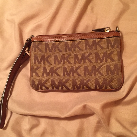 Michael Kors wristlet