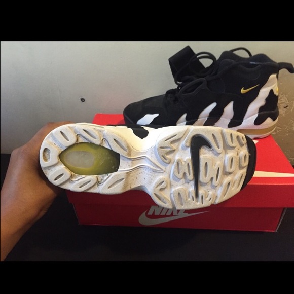 Nike basket ball sneakers for sale. Barely worn! - Picture 2 of 3