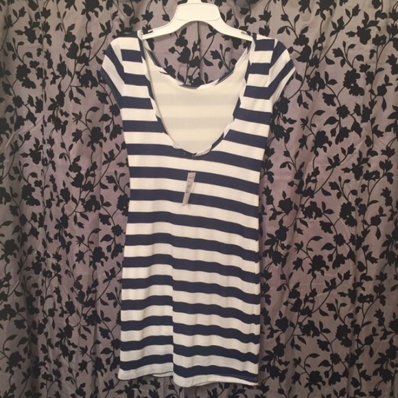 🆕 Scoop Back Dress - Picture 2 of 3