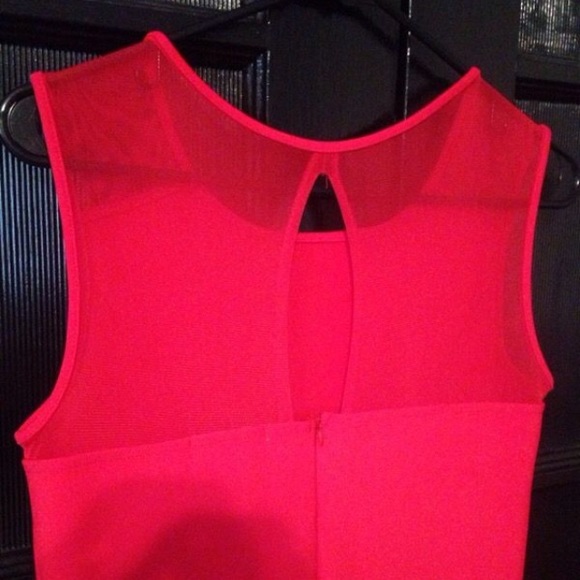 Red dress 💃🏻 - Picture 4 of 4