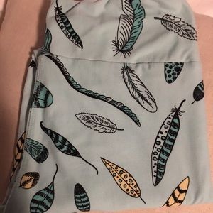 Lularoe feather leggings one size