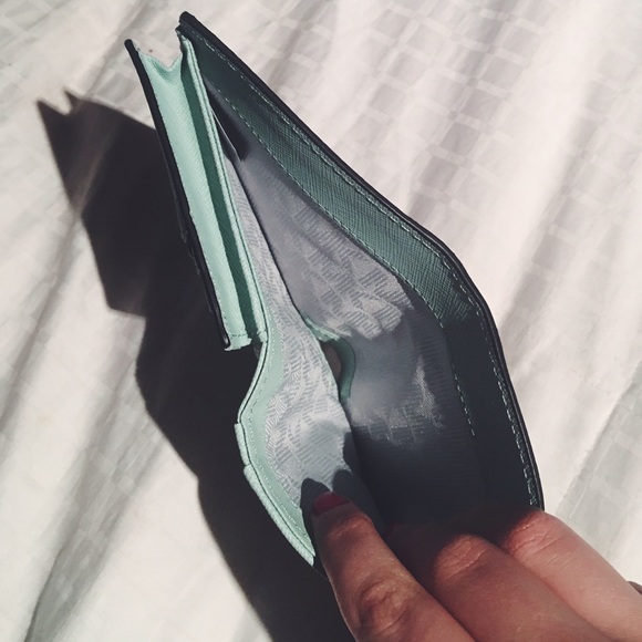 ✖️Sold✖️ Michael Kors Wallet - Picture 3 of 4