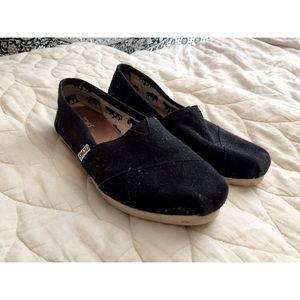 Black Tom's Women's Size 8