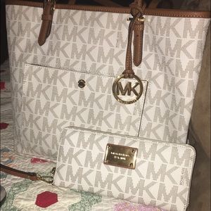 Mk purse wallet not sold with the purse