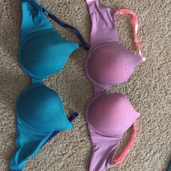 2 Victoria secret 34 DD Bras