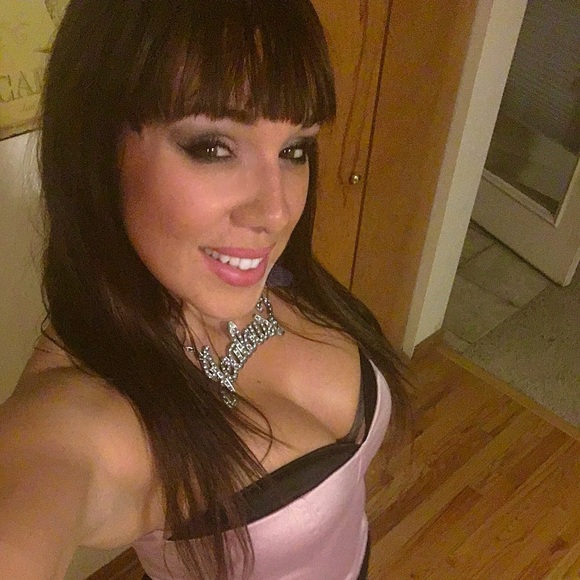 Meet your Posher, Sanja - Picture 2 of 3