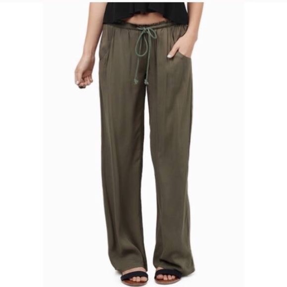 Olive green fun pants TOBI medium