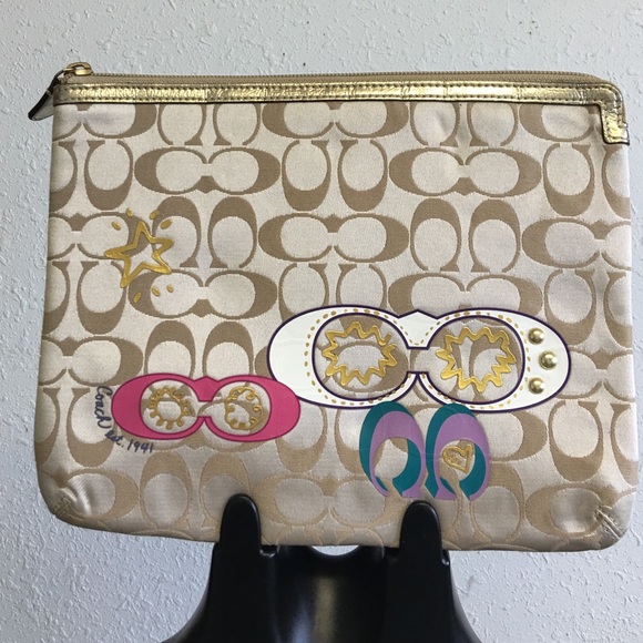 Coach iPad 2 Sleeve - Picture 1 of 3