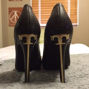 Tory Burch Jude Amazon Snake Print