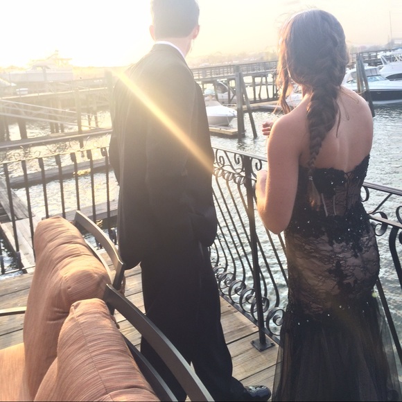 Black prom dress - Picture 2 of 3