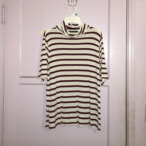 STRIPPED FOREVER 21 QUARTER SLEEVE TURTLE NECK