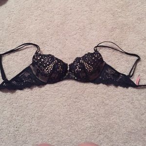 32 B VS bra