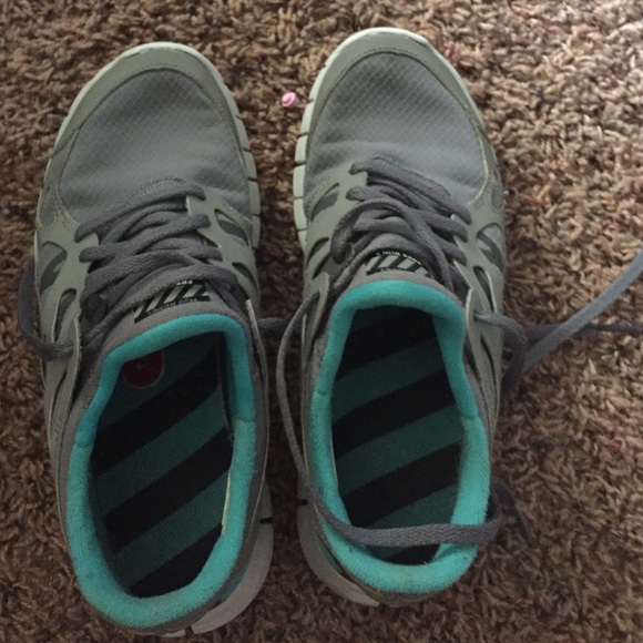 Size 5.5 Nike H20 Repel Free Run 2- UEC