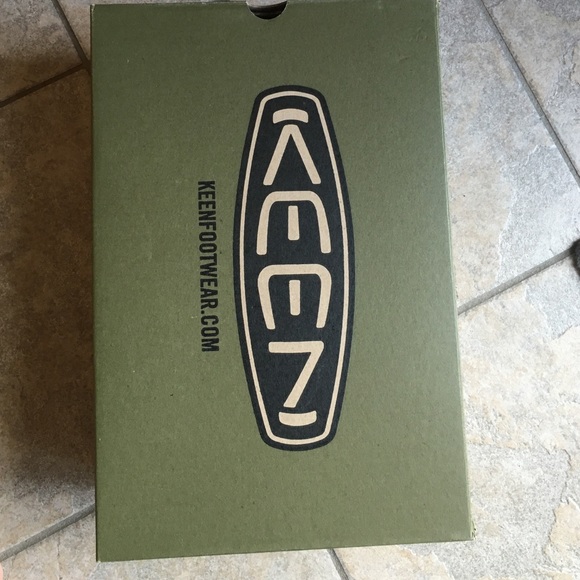 Brand New Keen Women's Whisper Sandals!