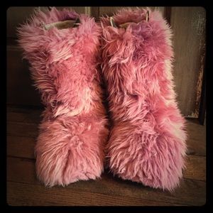 Ugg fluff mommas