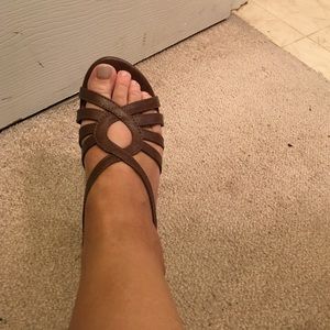 BROWN WEDGE SANDALS