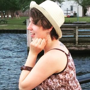 Meet your Posher, Amber