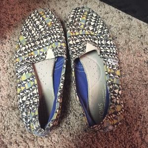 TOMS shoes