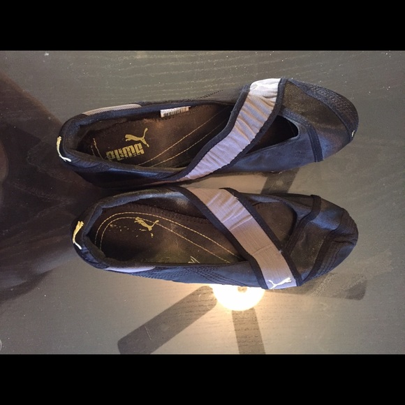 Puma flats