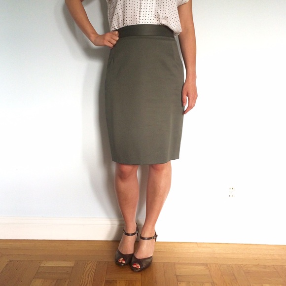 Independent Designer Dresses & Skirts - Gray Pencil Skirt ⭐️ NWOT Independent Designer Dresses & Skirts - Gray Pencil Skirt ⭐️ NWOT