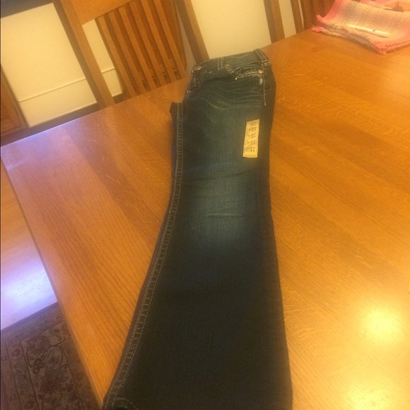 Silver Jeans - Picture 3 of 4