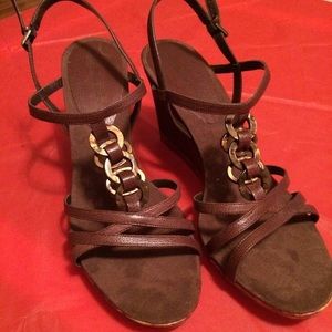 Brand new brown women's sandals