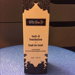 Kat Von D lock-it foundation medium 58