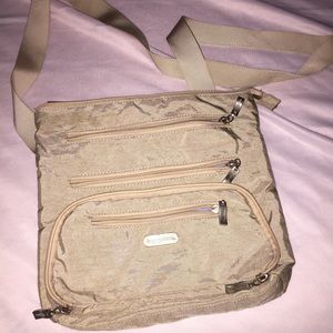 Tan Baggallini messenger bag EUC
