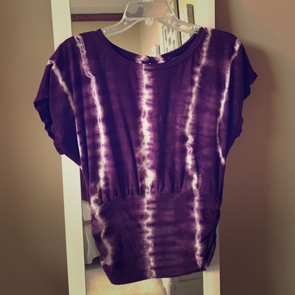 Von Maur Open back tie-dye shirt