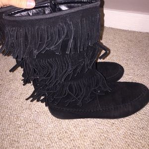 Black fringe moccasin boots