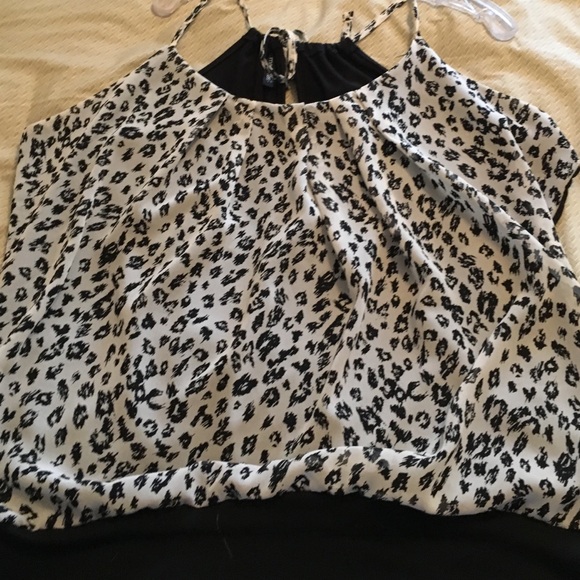 Black and white print tank