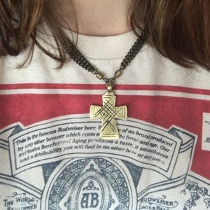 VANESSA MOONEY GOLD CROSS NECKLACE❌❌flash sale ❌❌