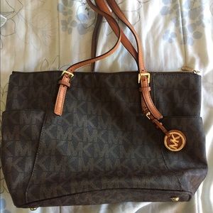 Micheal Kors bag