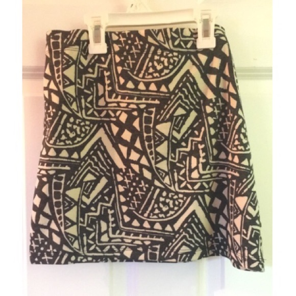 Patterned pencil skirt