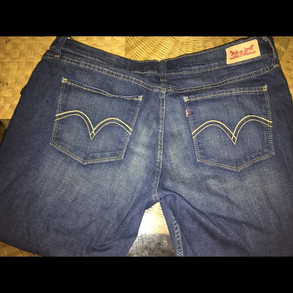 Levi's 524 bootcut jean