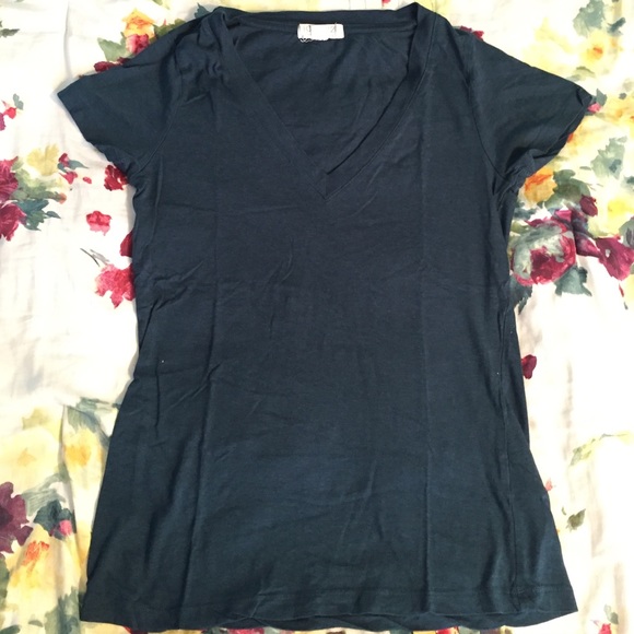 Deep blue v-neck - Picture 1 of 2