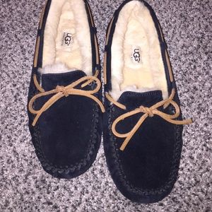 Authentic Ugg shoes / house shoes / slippers