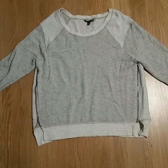 AE Gray Zipper Sweatshirt