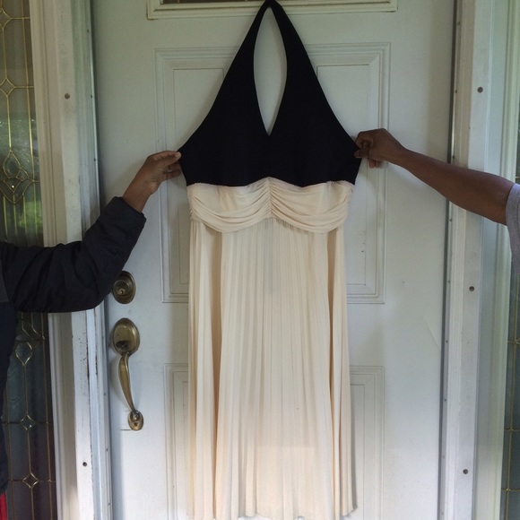 Black & Cream Halter Dress - Picture 1 of 2