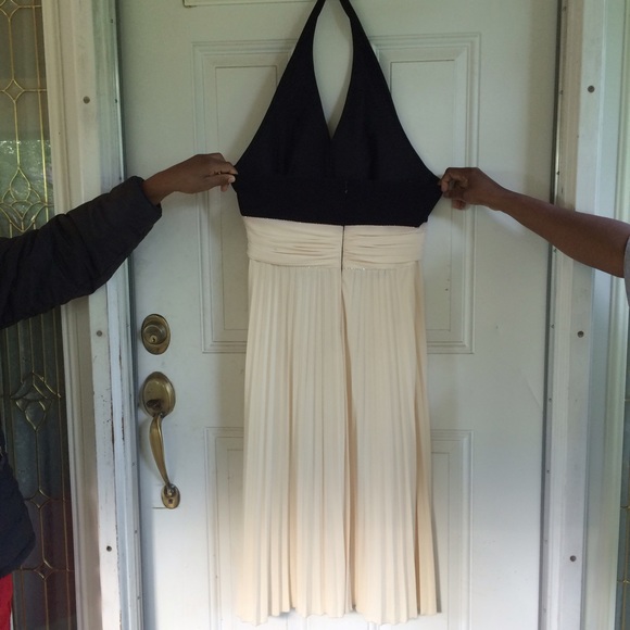 Black & Cream Halter Dress - Picture 2 of 2