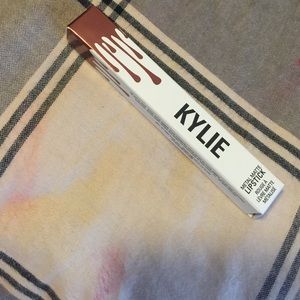 Metal Lipstick By Kylie Cosmetics!!!