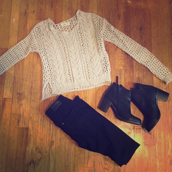 Hollister xs sweater