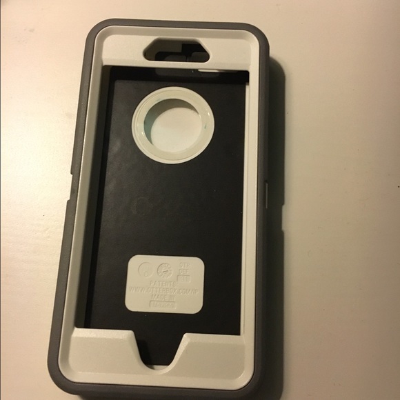 Gently used in perfect condition otter box