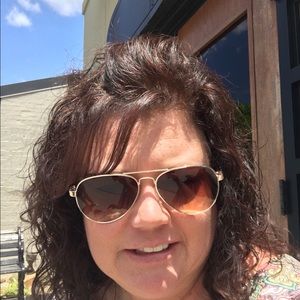 Meet your Posher, Christy