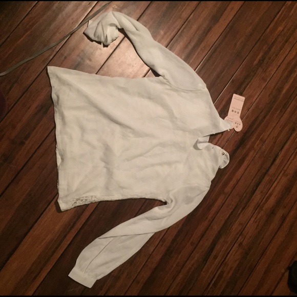 Classy white shirt - Picture 2 of 2