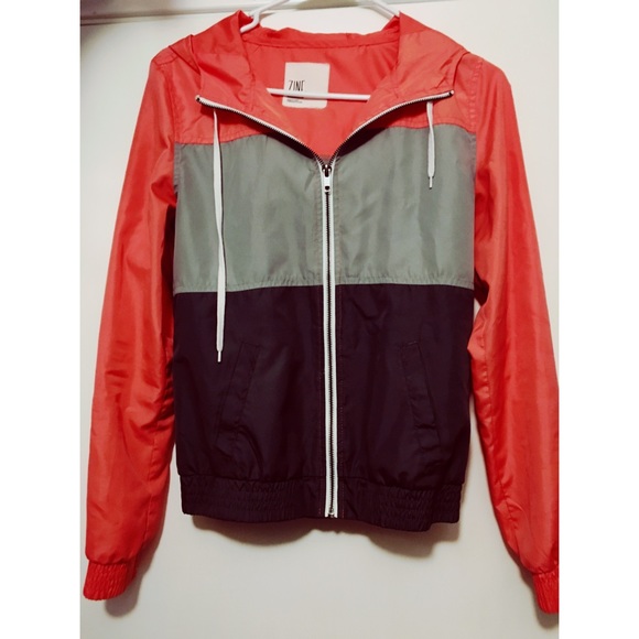 ZINE size Small wind breaker/ rain coat 😍