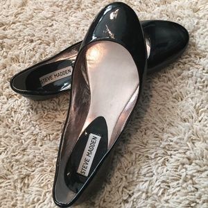 NEARLY NEW Steve Madden flats