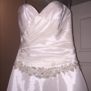 Mods Bella sweetheart neck ivory wedding dress